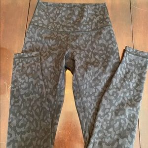 Lululemon wunder under